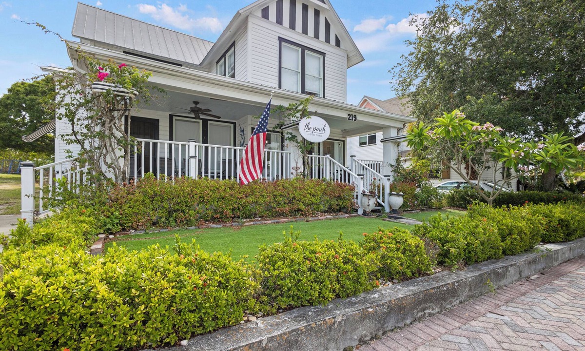 Fort Pierce House | Historic Downtown Gem | Marina Views, Walkable to Dining, Shops, and Sunrise Theater