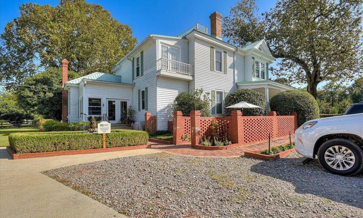 Aiken House | Historic Estate with Cottages, Pool & Private Event Grounds