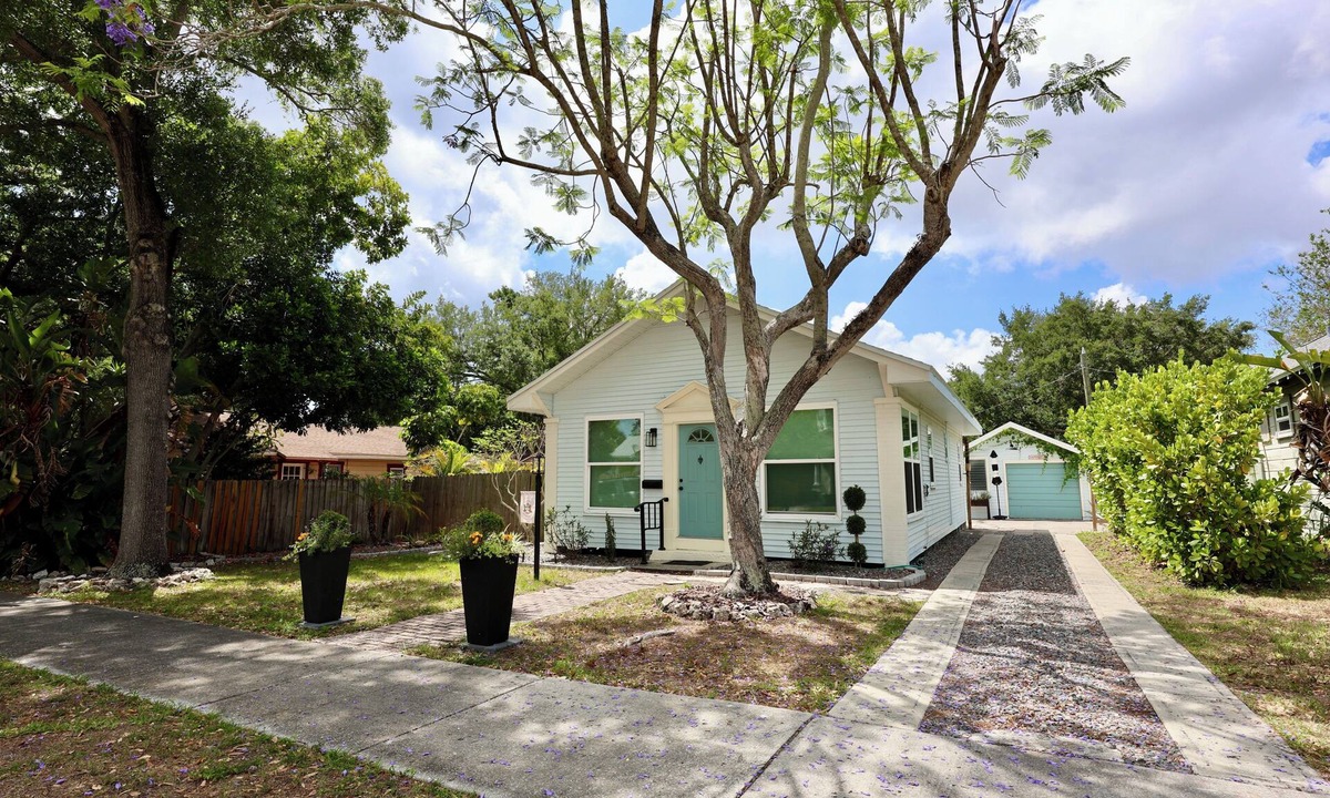 St. Petersburg House | Historic Restored St. Pete Bungalow - Charming, Quiet, and Walkable