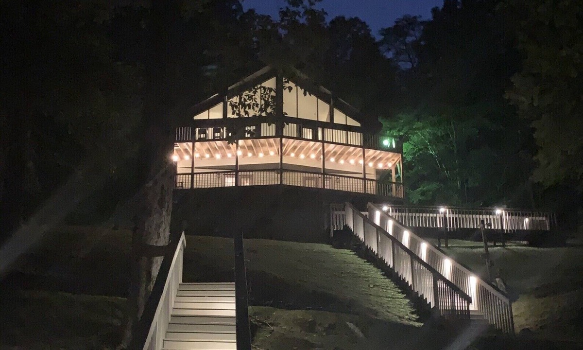 Jacksboro House | Hiwassee Hideaway - Lakefront, Covered Dock, Quiet Cove, Breathtaking Views.
