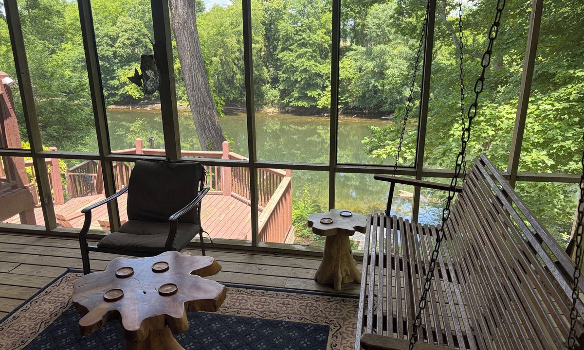 Benton House | Hiwassee River House: River Access!