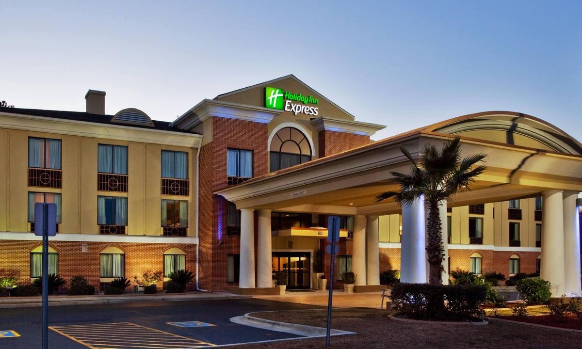 Flemington Hotel | Holiday Inn Express Hotel & Suites Hinesville, an IHG Hotel