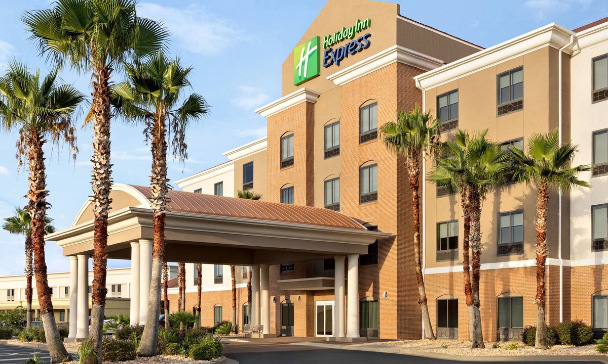 Waycross Hotel | Holiday Inn Express Hotel & Suites Waycross by IHG