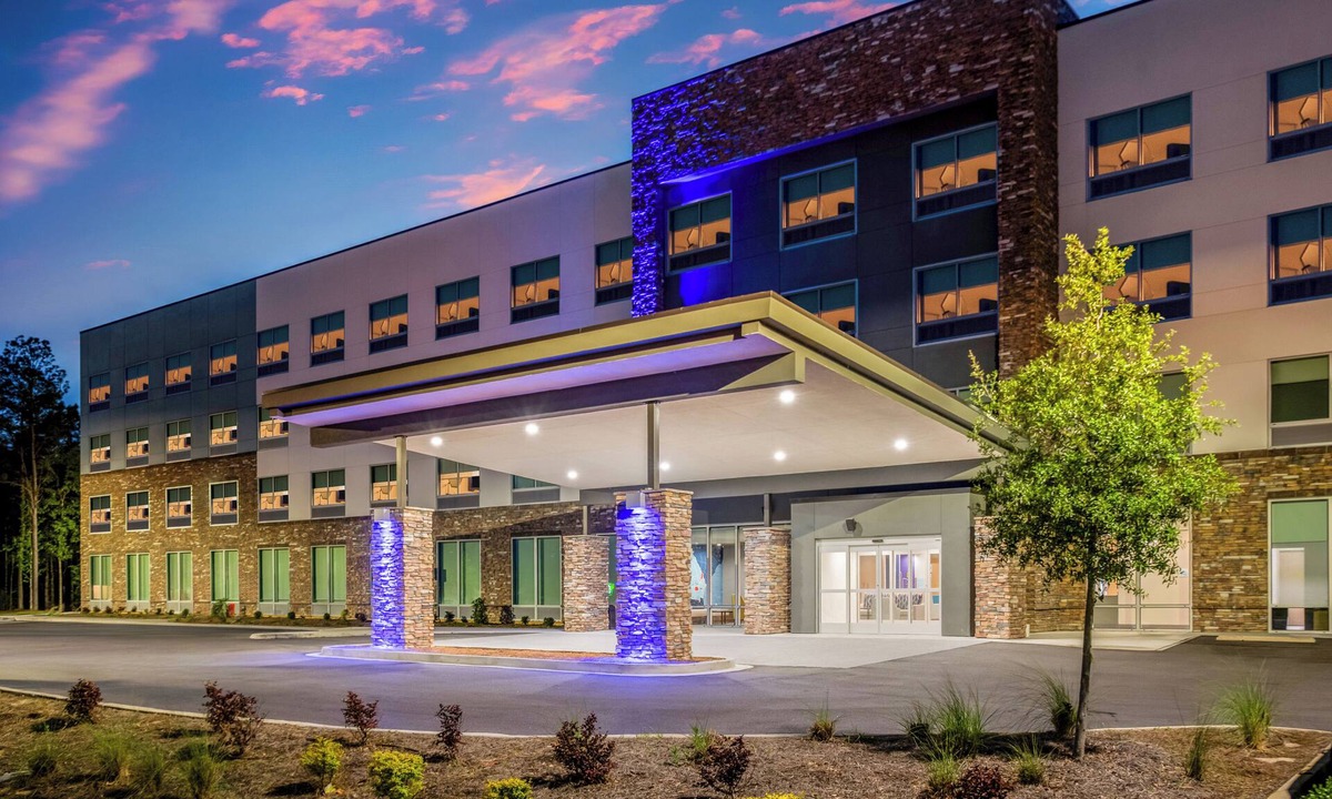 Savannah Hotel | Holiday Inn Express Savannah Gateway by IHG