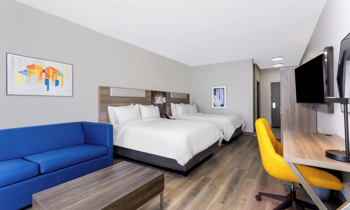 MacClenny Hotel | Holiday Inn Express & Suites Macclenny by IHG