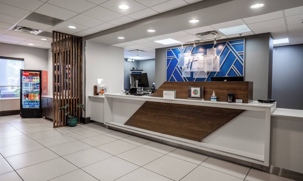 Deltona Lakes Hotel | Holiday Inn Express & Suites Orange City - Deltona by IHG