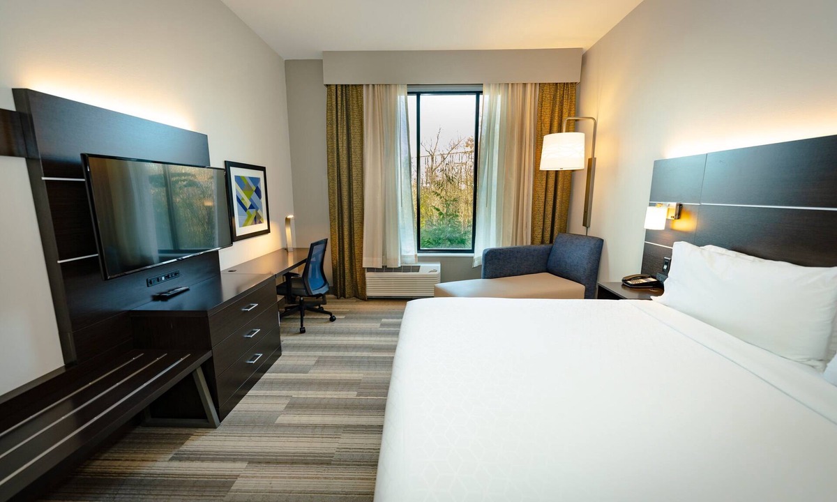 Franklin Hotel | Holiday Inn Express & Suites Franklin - Berry Farms by IHG