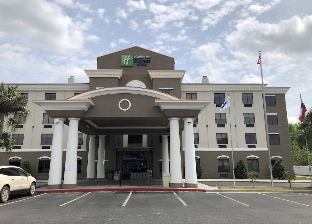 Douglas Hotel | Holiday Inn Express & Suites Douglas, an IHG Hotel