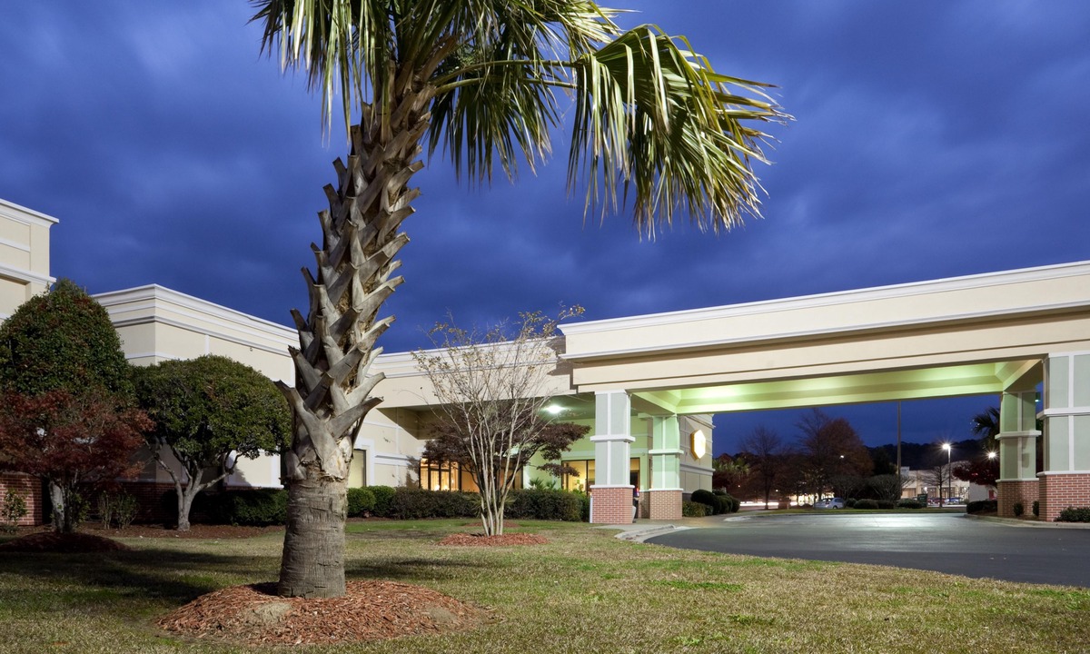 Lumberton Hotel | Holiday Inn Lumberton, an IHG Hotel