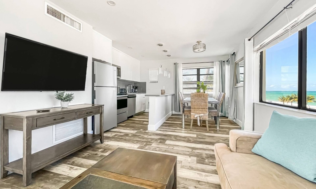 Hollywood Lakes Hotel | Hollywood Beach Hotels
