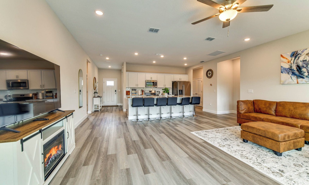 North Port Cottage | Home < 1-mi Walk to Warm Mineral Springs Park!