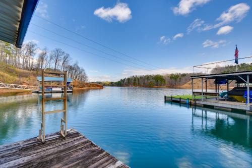 Seneca House | Home 11 Mi to Clemson: Lake-View Balcony & Dock!