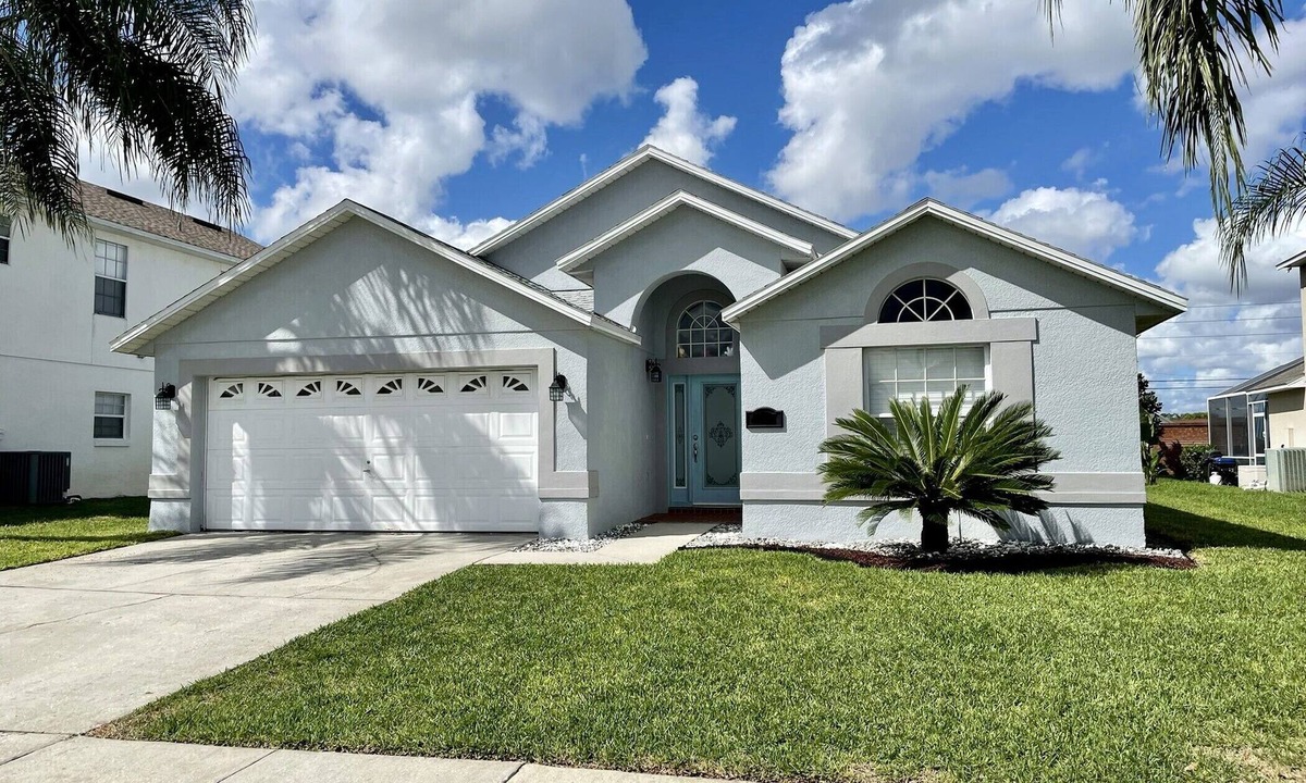 West Kissimmee House | 🥇Home Right Outside Disney World Parks. Sleeps 10. Free Pool Heat Sept-April