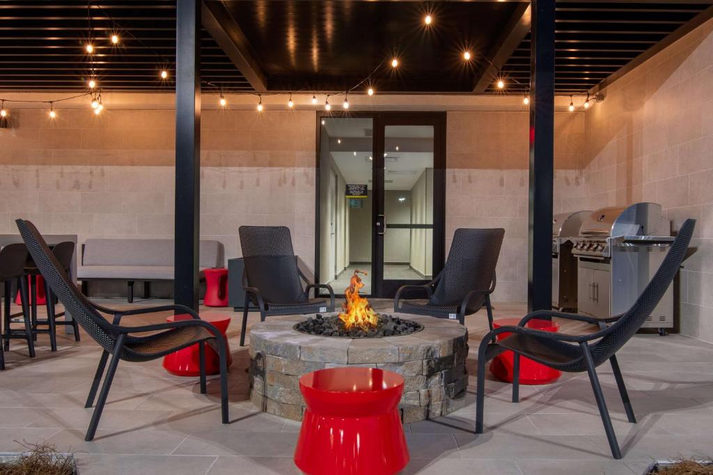 Downtown Jacksonville Hotel | Home2 Suites By Hilton Jacksonville Downtown