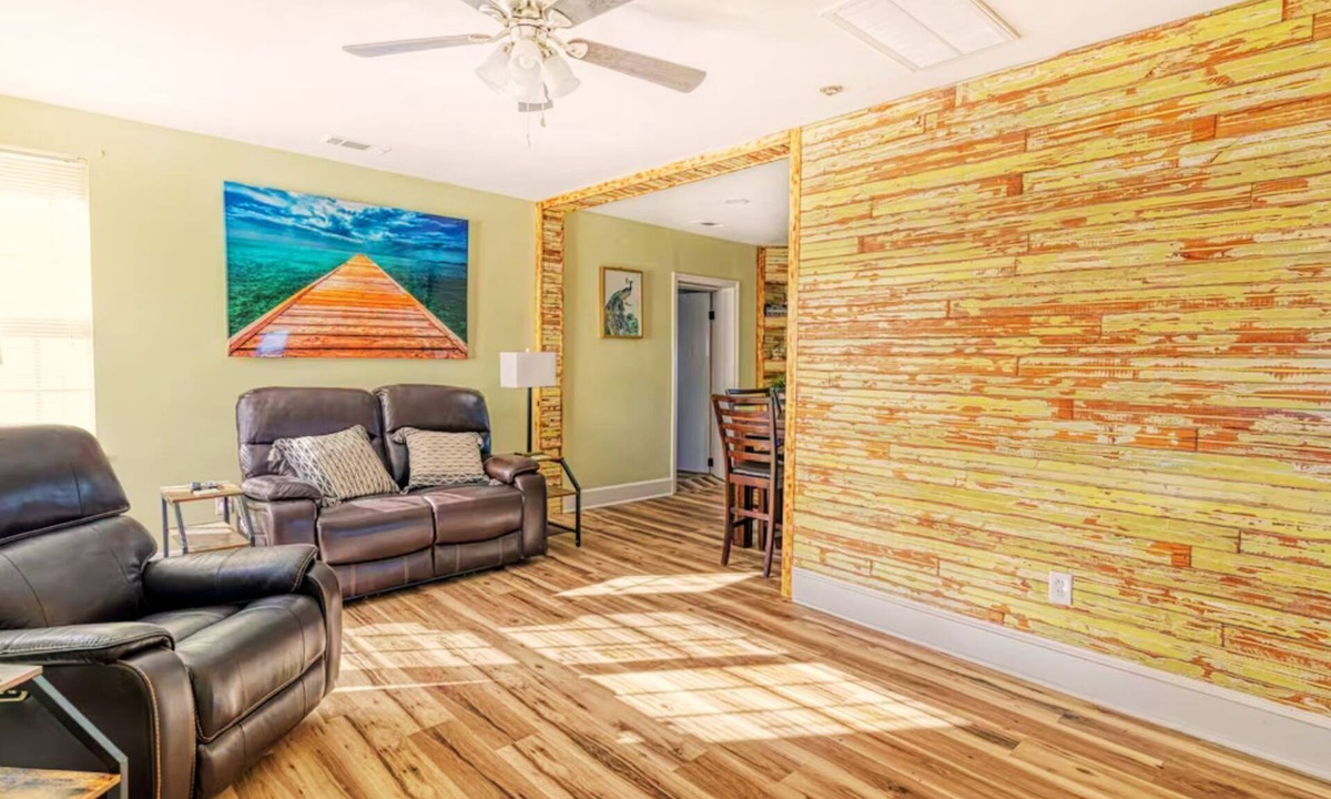 Cayce House | Homerun! quiet, near Riverwalk, USC & Ft. Jackson