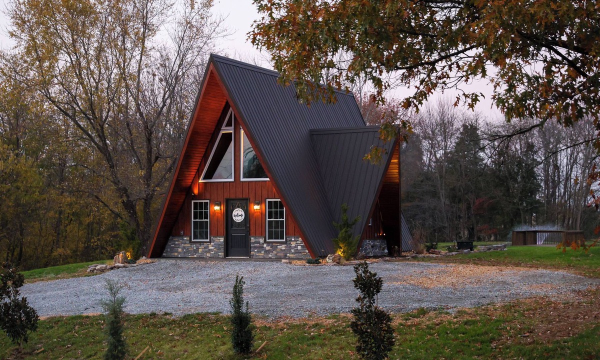 Idlewild Cabin | Hot Tub, Fire Pit, On-Site Pond: Cozy Kenton Cabin