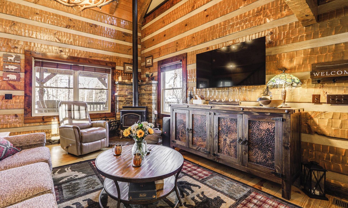 Whittier Cottage | Hot Tub Haven! Mtn-view Home 13 Mi to Bryson City!
