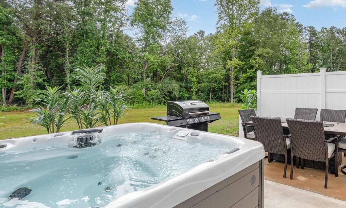 Denver House | Hot Tub King Suite 8 min to Downtown Denver