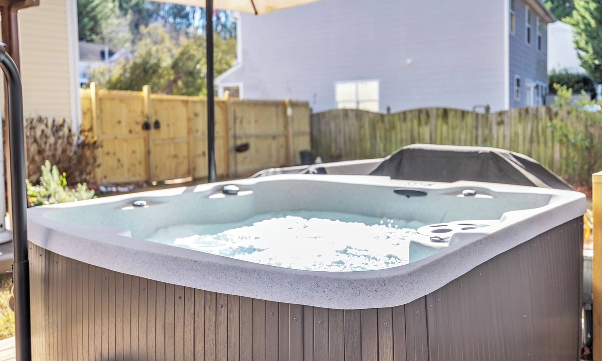 Holly Springs House | HOT TUB! Renovated, Sleeps 6, pets OK! Close to everything