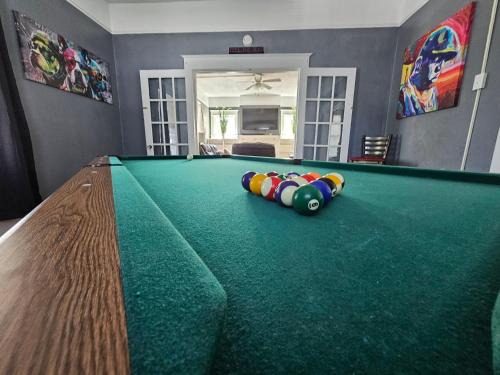 Goldsboro House | Huge 4-Bedroom Historic Home & Game Room