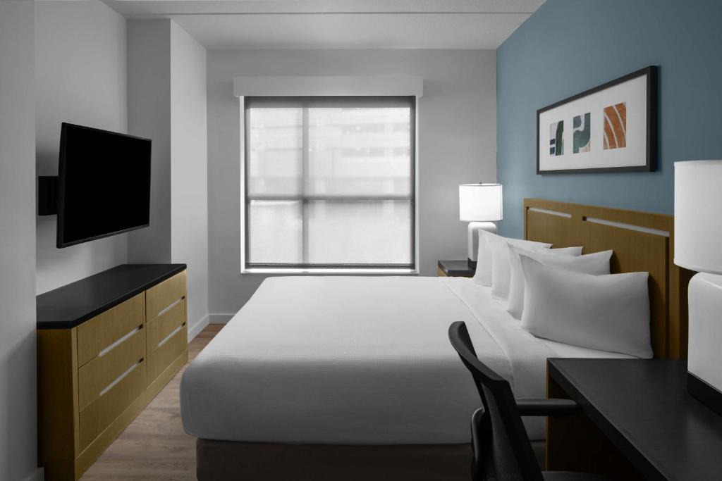 North Hills Hotel | Hyatt House Raleigh North Hills