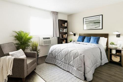 East Forest Hotel | InTown Suites Extended Stay Charlotte NC -East Independence