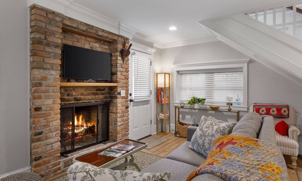 Hilton Head Island Apartment | ISLAND OASIS STEPS FROM BROAD CREEK