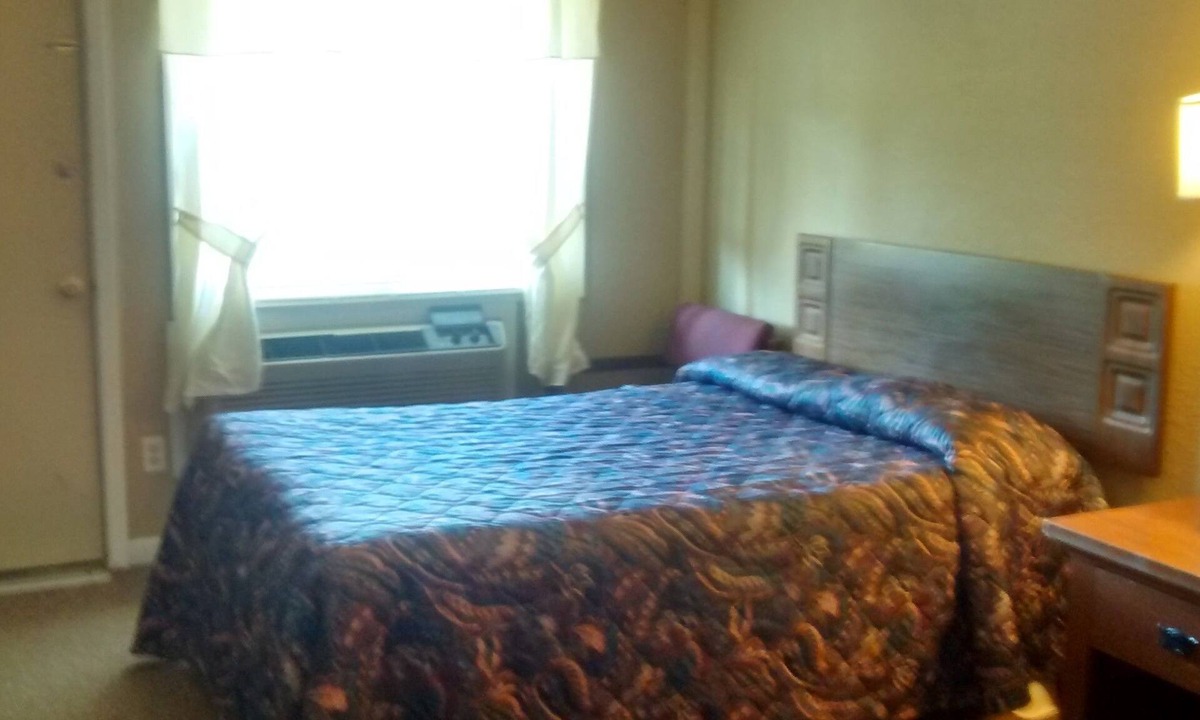 Gilbertsville Hotel | Ken-Bar Lodge