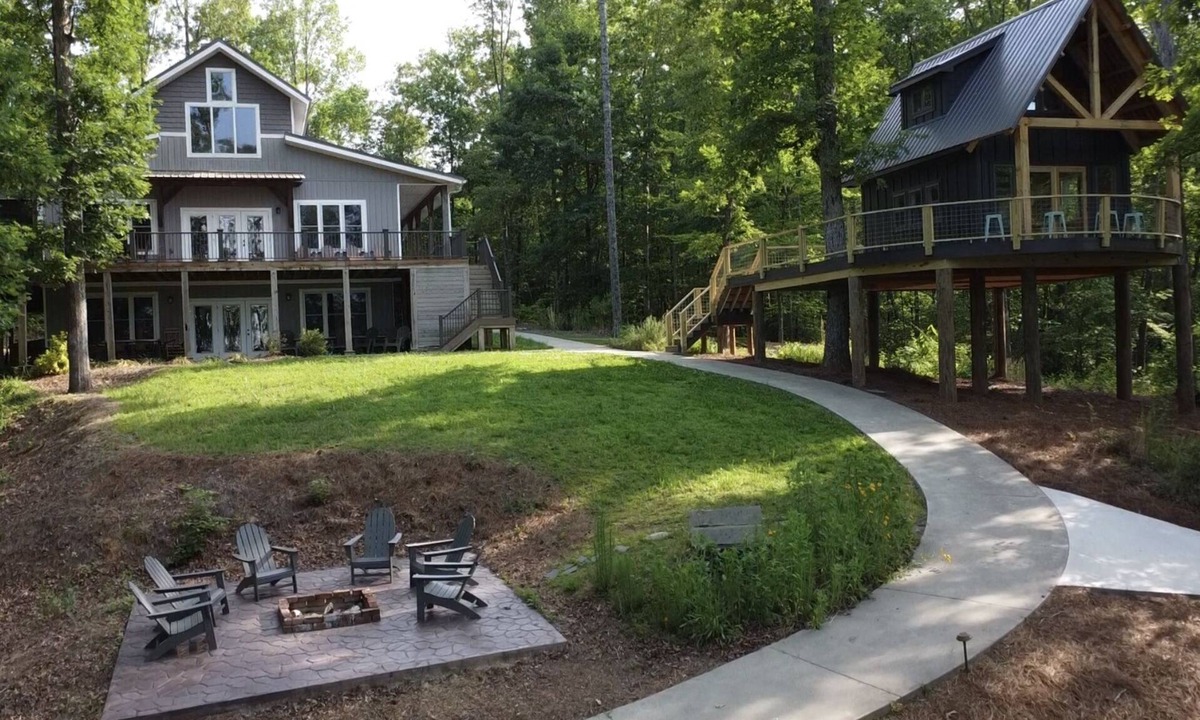Seneca House | Keowee Family Retreat