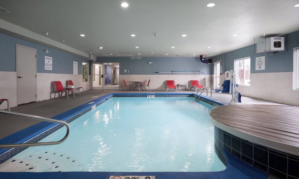 Lupton City Hotel | King Room with Free Breakfast | For Business Trips & Leisure Explorers