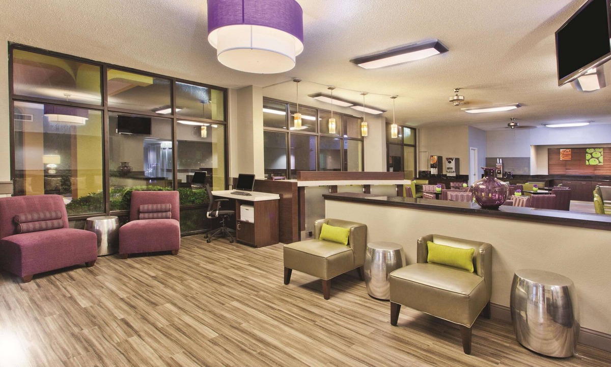 Charleston Hotel | La Quinta Inn & Suites by Wyndham Charleston Riverview