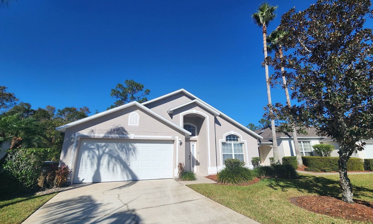Lake Berkley House | LAKE BERKLEY-(1059LB) - 4BR 3BA Pool Home, 2 Master Suites, gated Resort