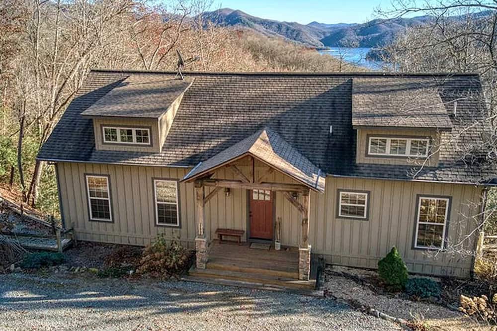 Topton Cabin | Lake Cabin Fully Equipped Ideal for Big Families in Topton, North Carolina