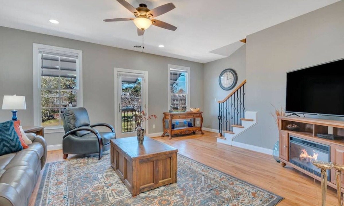 Lake Carolina Condo | Lake Carolina Harborside Executive Condo 3BD 2.5BA