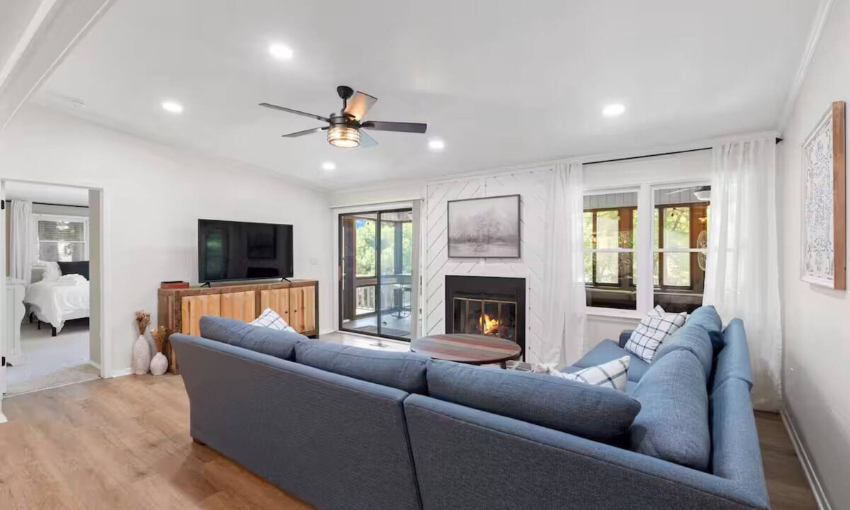 West Union House | Lake Daze on Keowee
