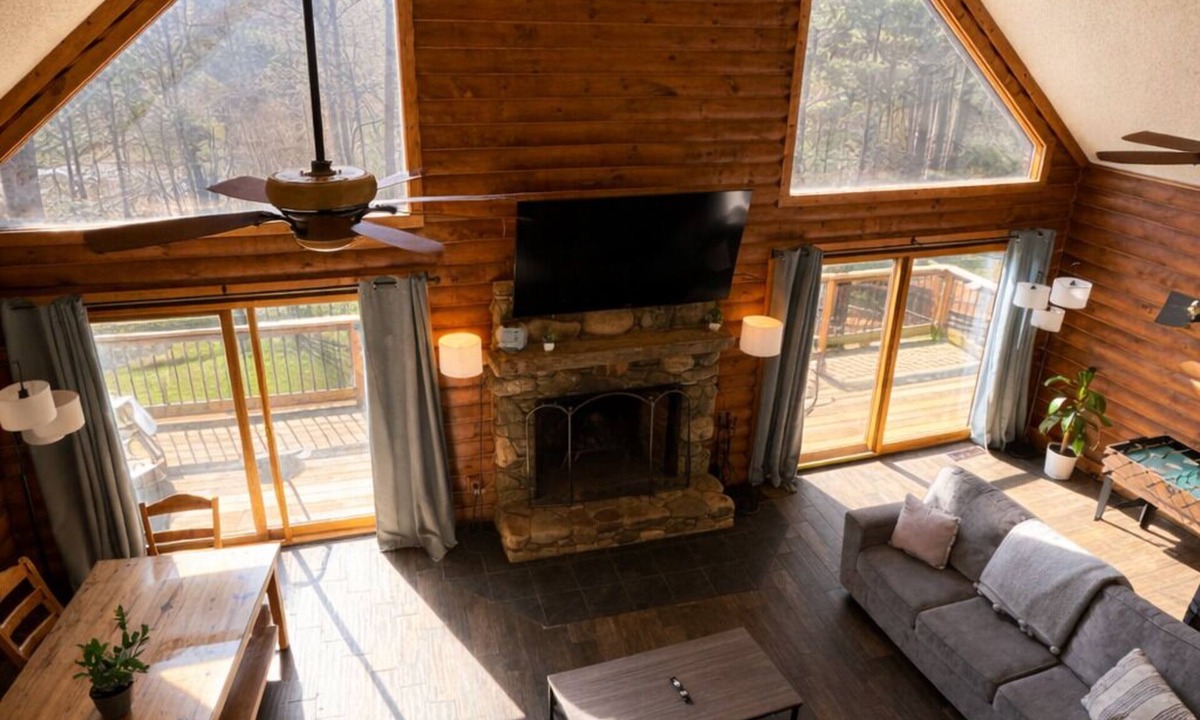 Anderson Cabin | Lake Hartwell Cabin, Sleeps 12+, Near Clemson