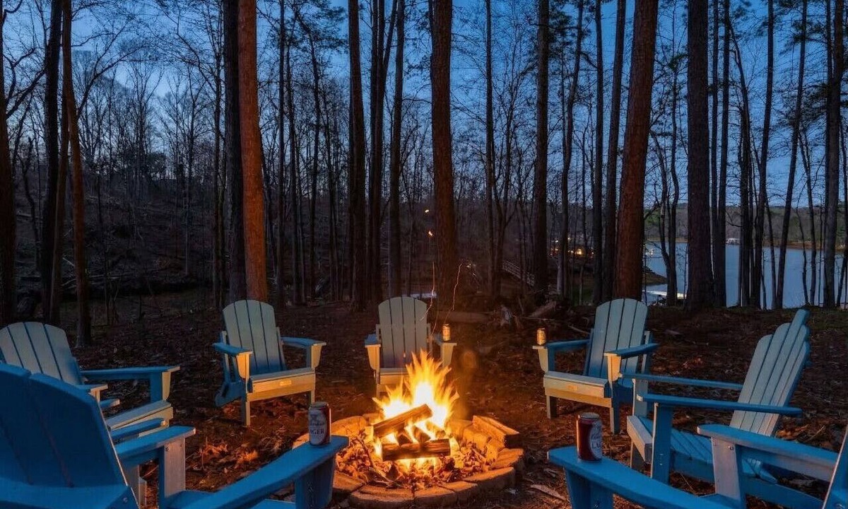 Northlake House | Lake Hartwell Retreat with Dock and Fire Pit