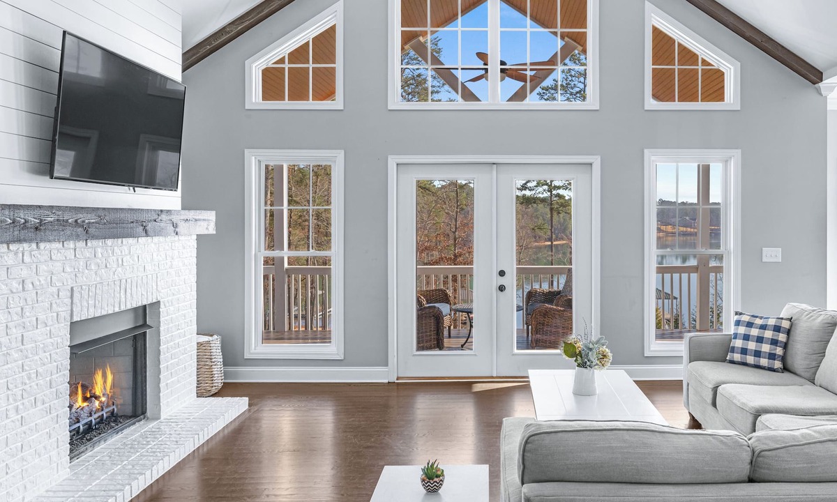 West Union House | Lake Keowee Waterfront Home w/Private Beach, Dock, Firepit / 5BR Near Clemson
