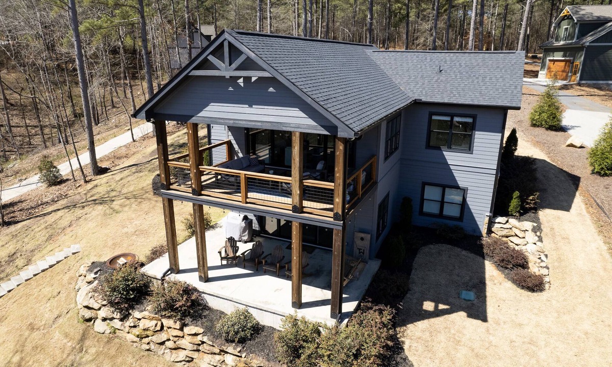 West Union House | Lake Keowee Waterfront Clemson Retreat