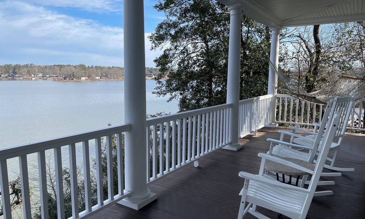 Gold Nugget Point House | Lakefront, family-friendly 7-bedroom home, big water view, volleyball court