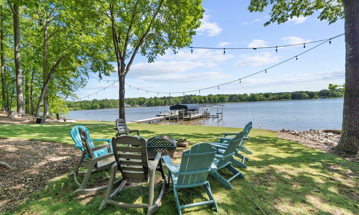Eatonton House | LAKEFRONT HOME DIRECTLY ON LAKE OCONEE WITH BOAT RENTAL