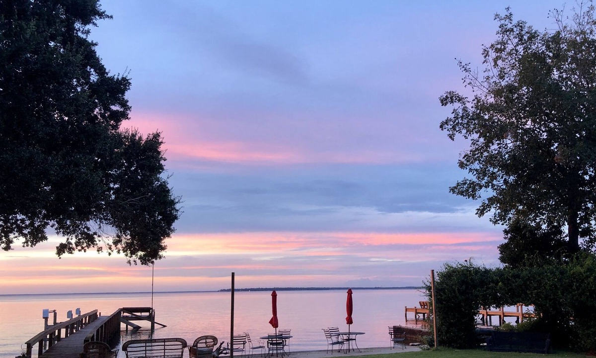 Russellville House | Lakefront home with private dock & boat landing!