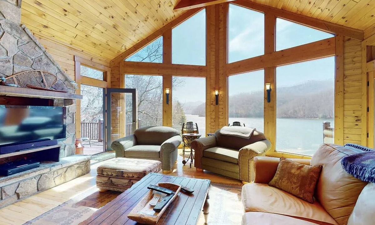 Topton House | Lakefront Refuge: Cozy, Private Home and Dock on the Pristine Lake Nantahala