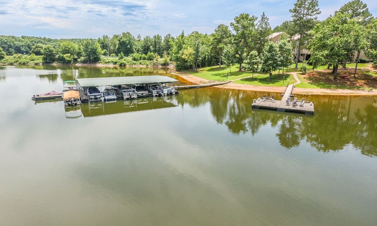 Hartwell House | Lakefront Retreat w/Pool & Game Room near Downtown