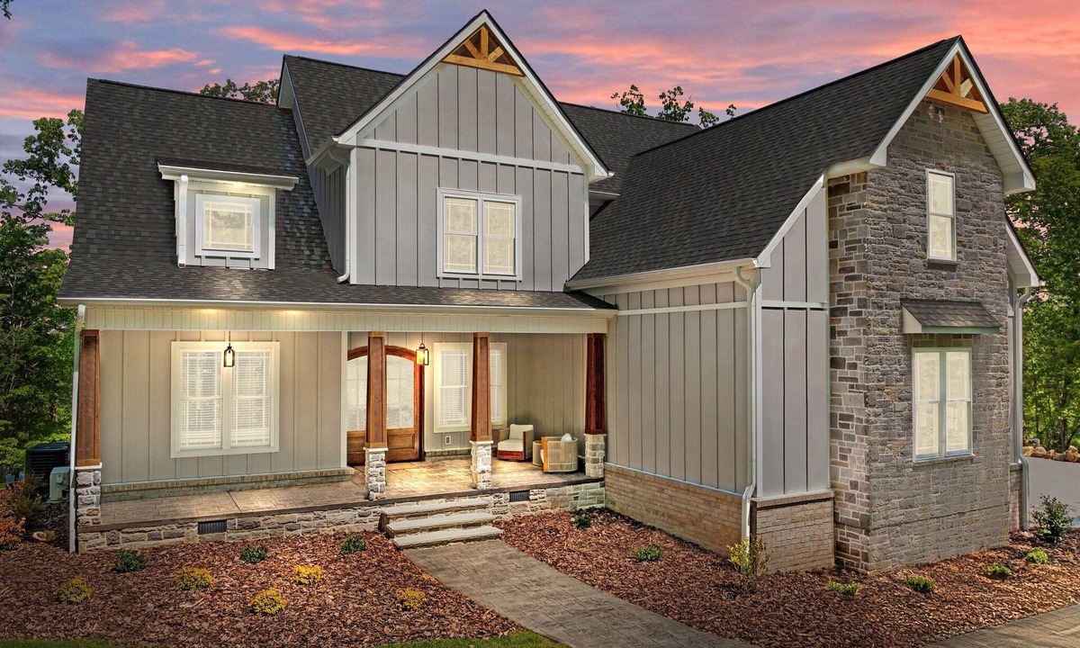 Southmont House | LAKEFRONT RETREAT W/PRIVATE DOCK, HOT TUB & GAME ROOM - UWHARRIE MOUNTAINS
