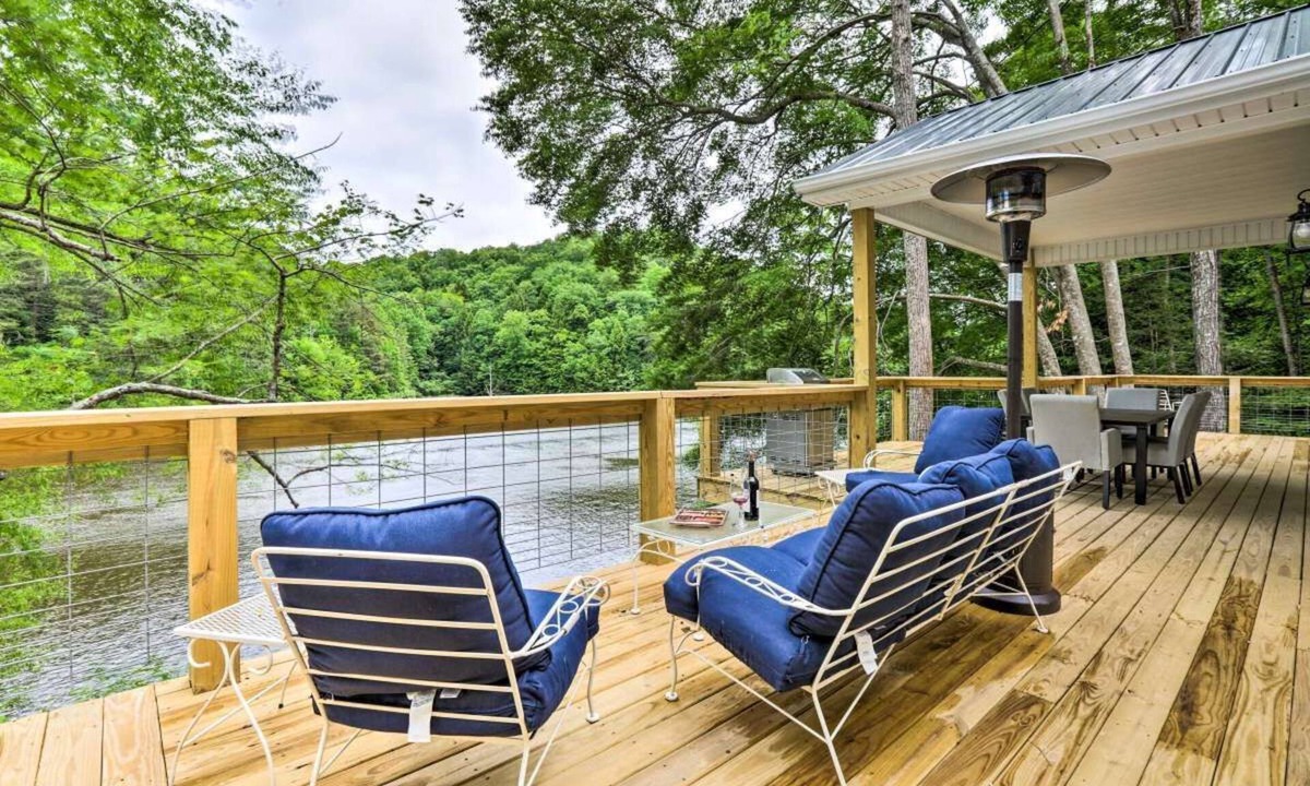 Pittsburg House | Lakefront Treehouse w/Dock · 2 King Suites · Sleeps 12 · Voted Best of Kentucky