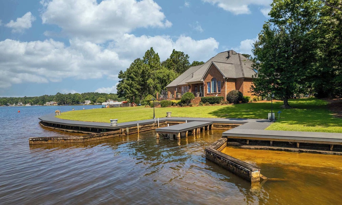 Olivia Cottage | Lakeside Lane Retreat Waterfront Escape With Kayaks, Game Room & Scenic Views