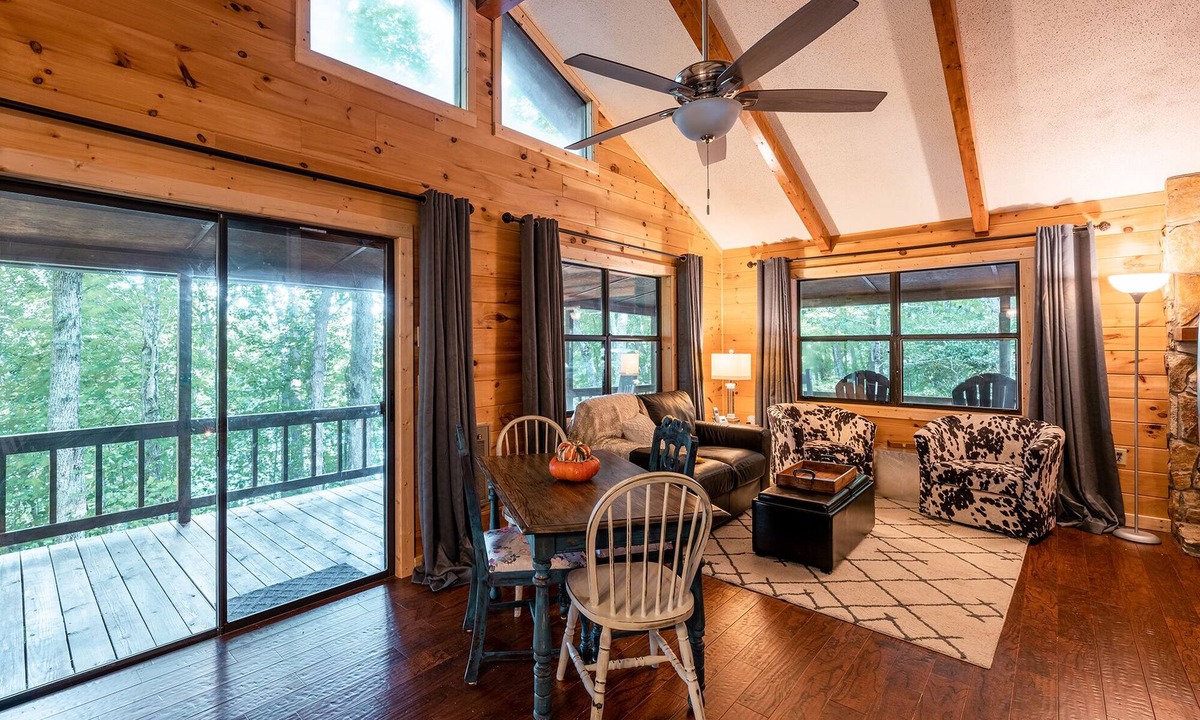 Topton Cabin | Lakeside Mountain Oasis - Bedroom Cabin w/Outdoor Hot Tub