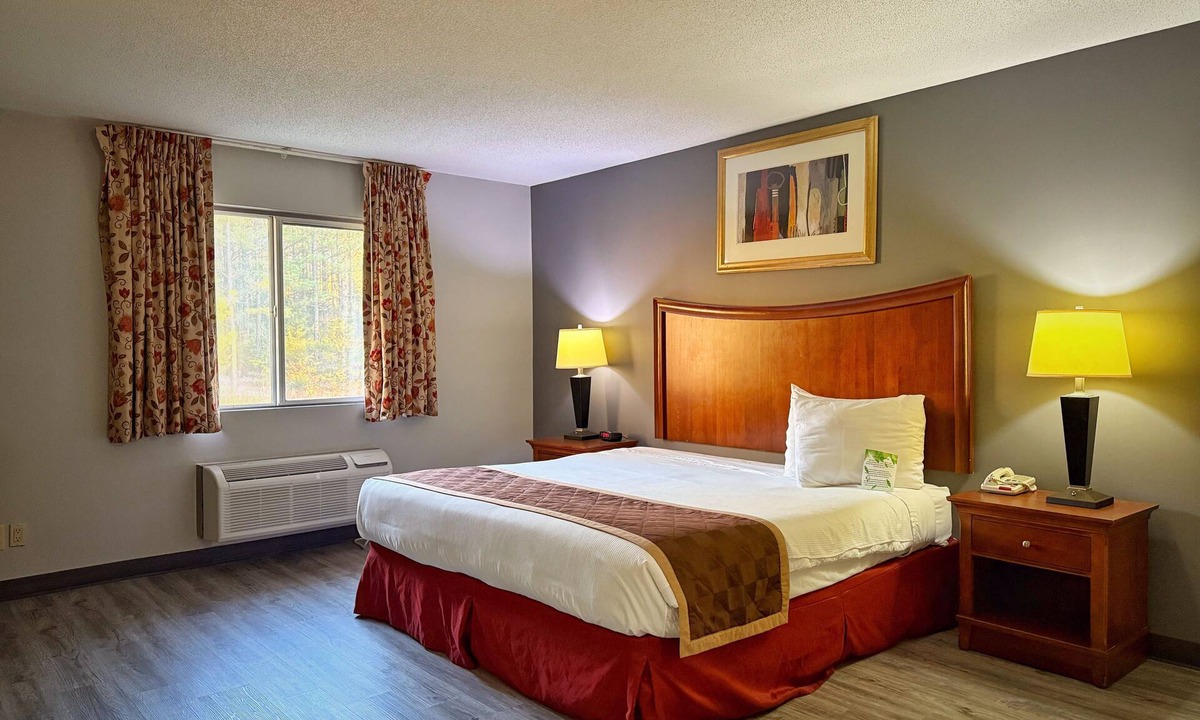 Marion Hotel | Laketree Inn And Suites Marion