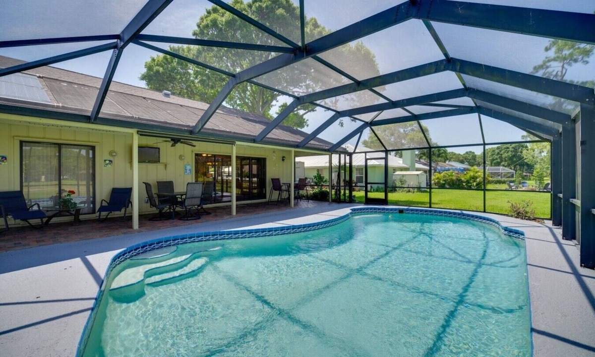 Lakewood Park House | Lakewood Park Golf View Home w Pool & Lanai